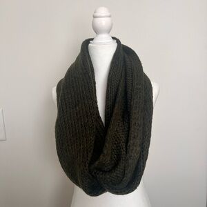 Set of 3 knit infinity scarves